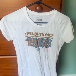 Short sleeve North Face shirt